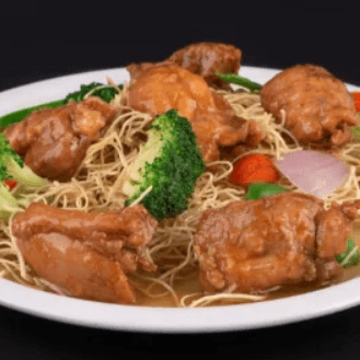 Tallarín con Pollo en Trozos