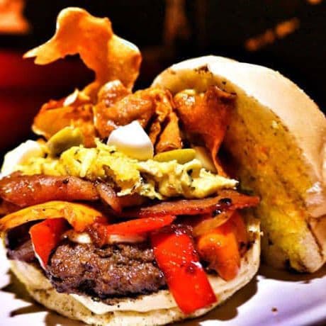 Hamburguesa La Anticuchera Carretillera