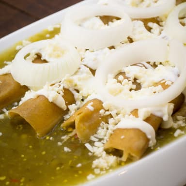 Enchiladas de Queso y Frijoles