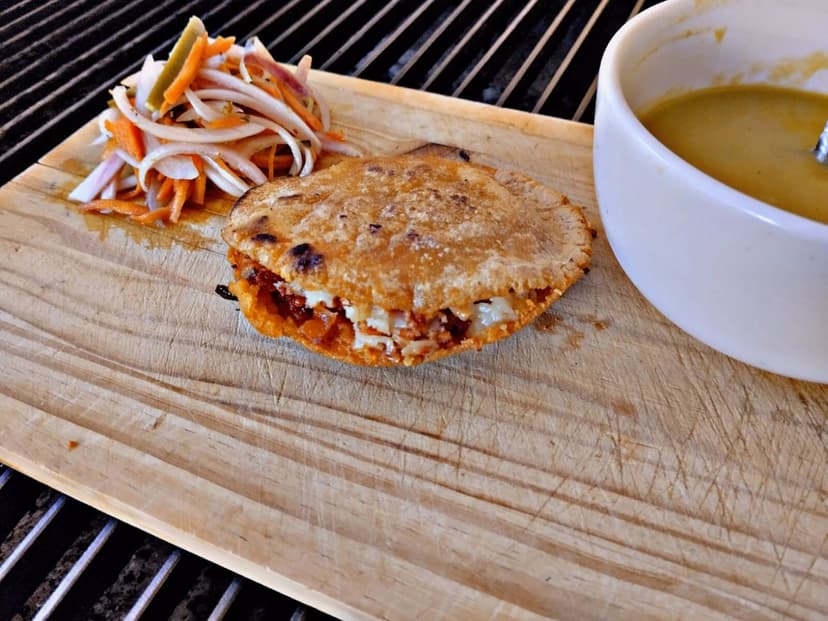 Gorditas Lares al Carbón