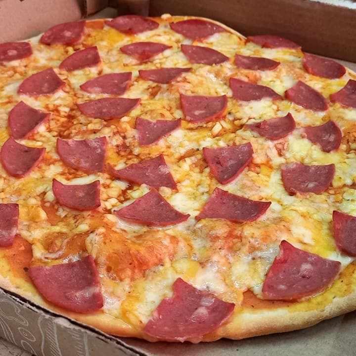 Pizza Grande de Salami