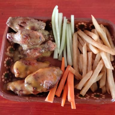 Orden De Alitas 7 Pz Con Papas