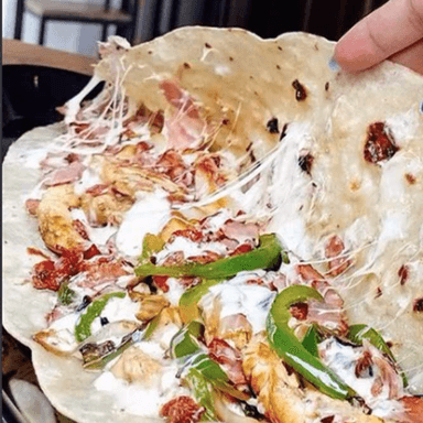 Quesadilla Mega Mamalona