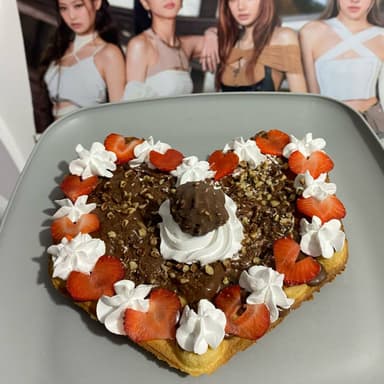 Waffle de fresa con nuez