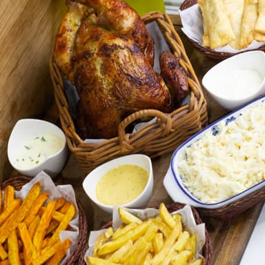 Gran Ricky (pollo, papa, ensal., tequeños + gas.)