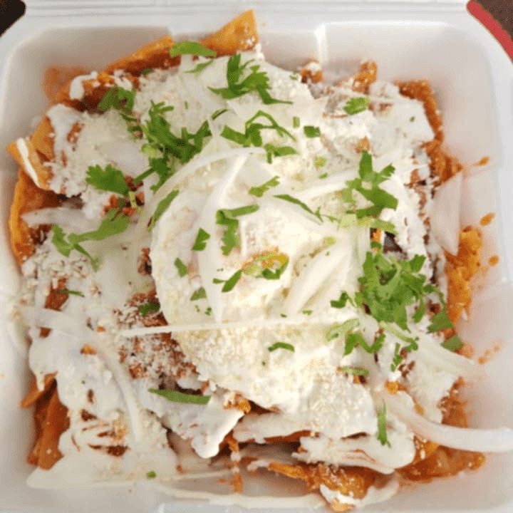 Chilaquiles rojos con coca cola