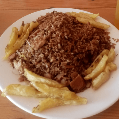 Arroz Chino (3 Carnes) + Papas a la Francesa