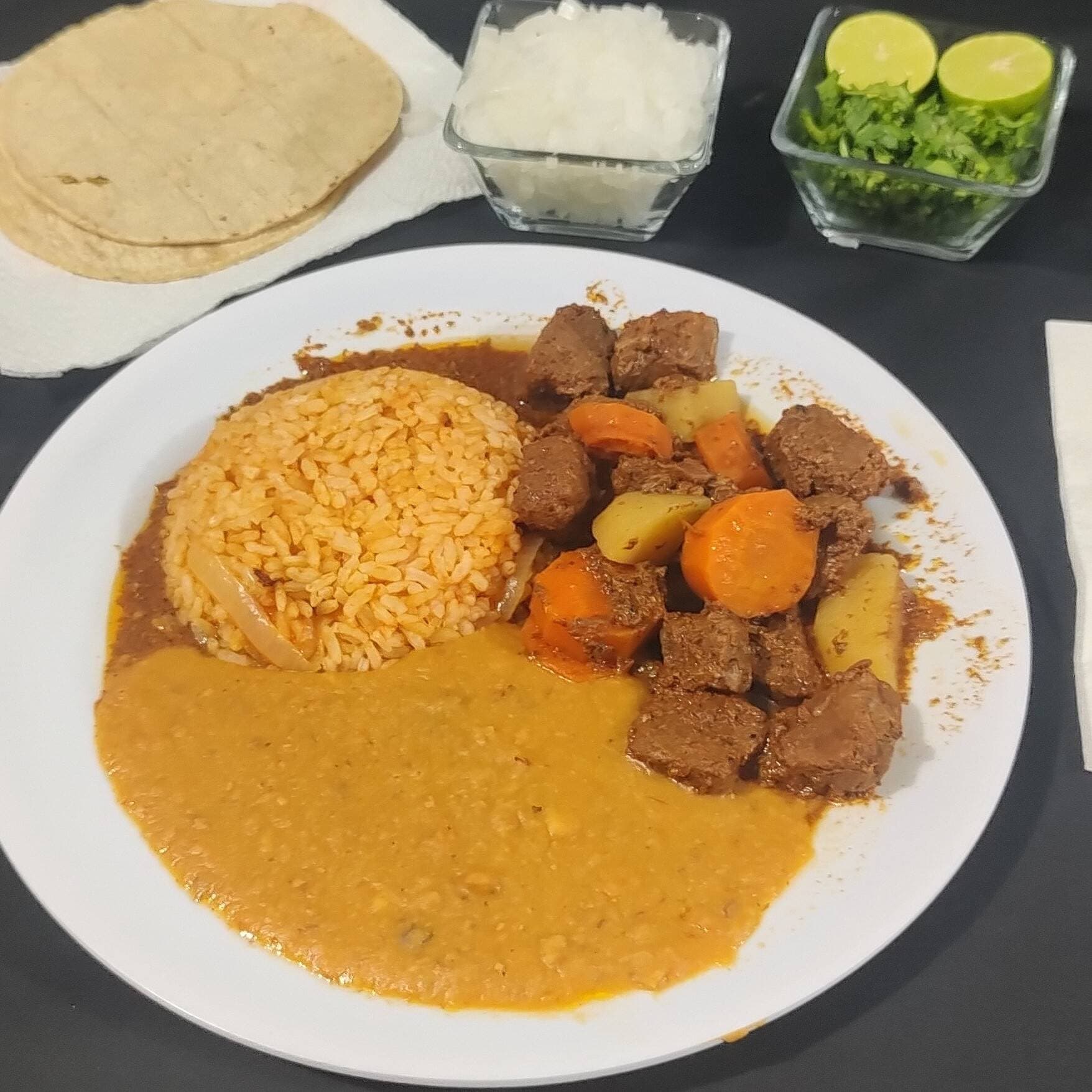 Barbacoa Estilo Sinaloa + Bebida