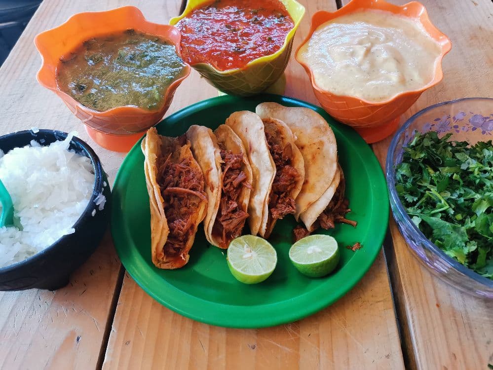 Taco Dorado de Barbacoa