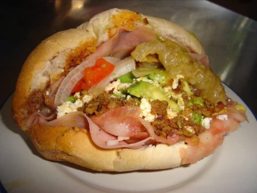 Tortas de la barda (estilo Tampico)