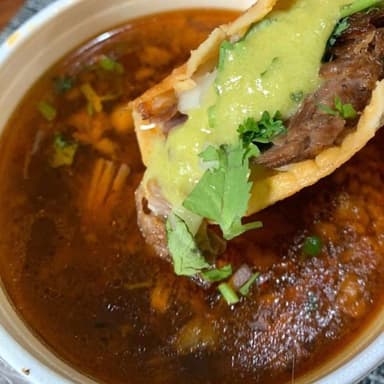 3 Tacos Con Queso + 1/4 de consome