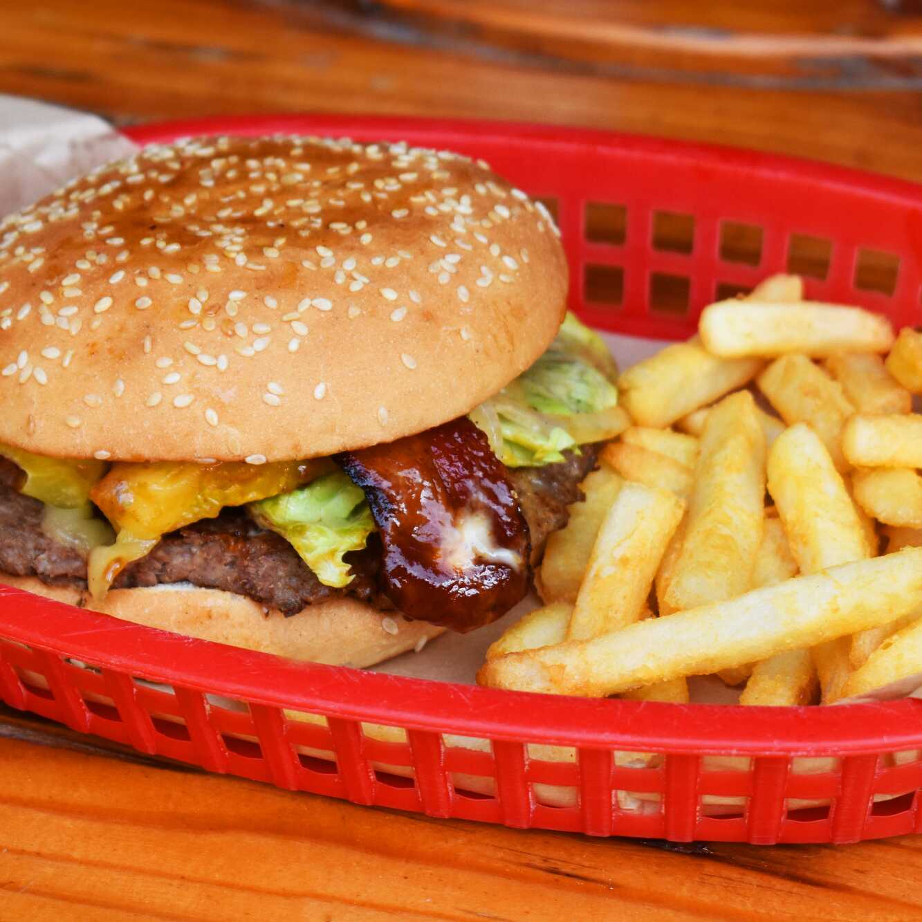 Hamburguesa Hawaiana & BBQ