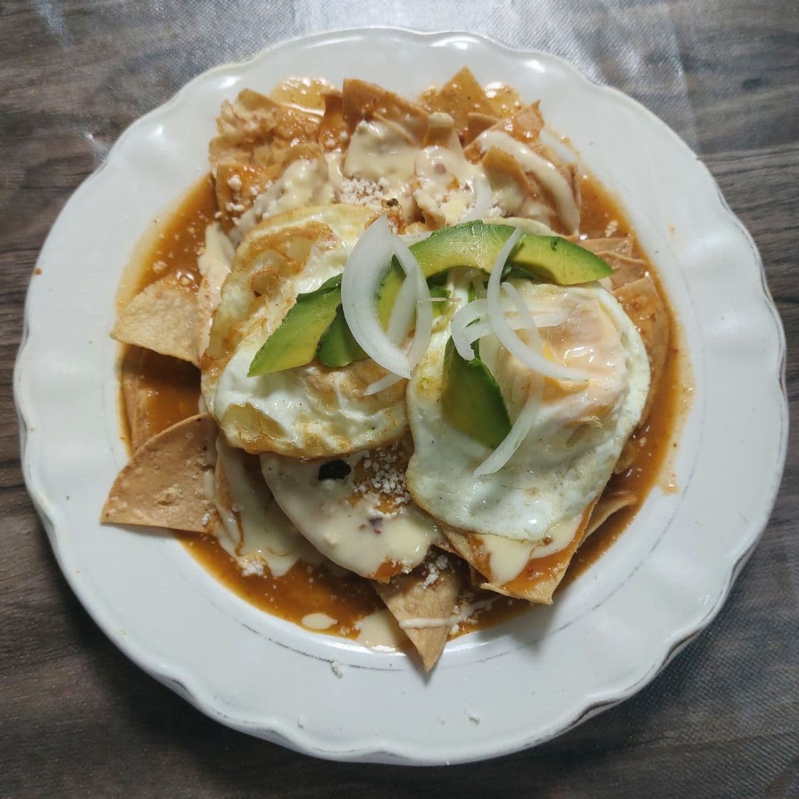 Chilaquiles con Huevos Estrellados