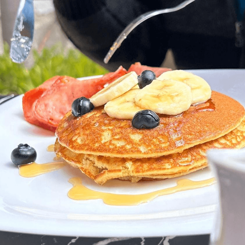 HOT CAKES CON JAMON O TOCINO