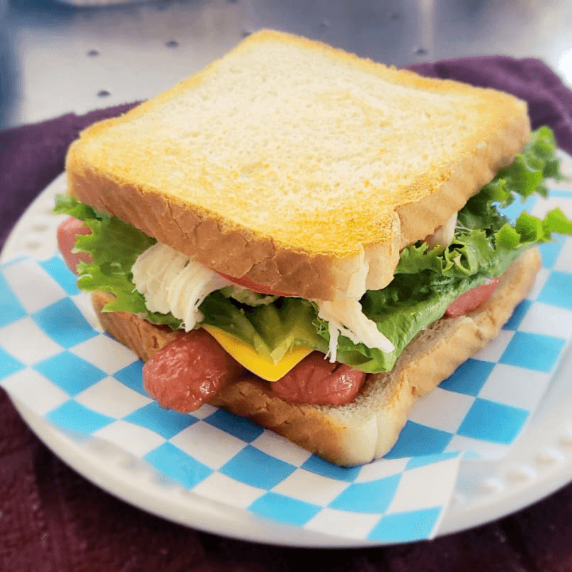 Sándwich de Salchicha