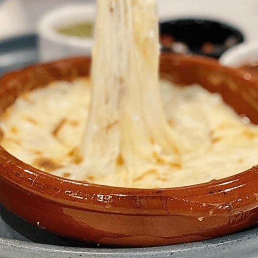 QUESO FUNDIDO CON JAMON