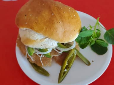 Cemita de Milanesa de cerdo