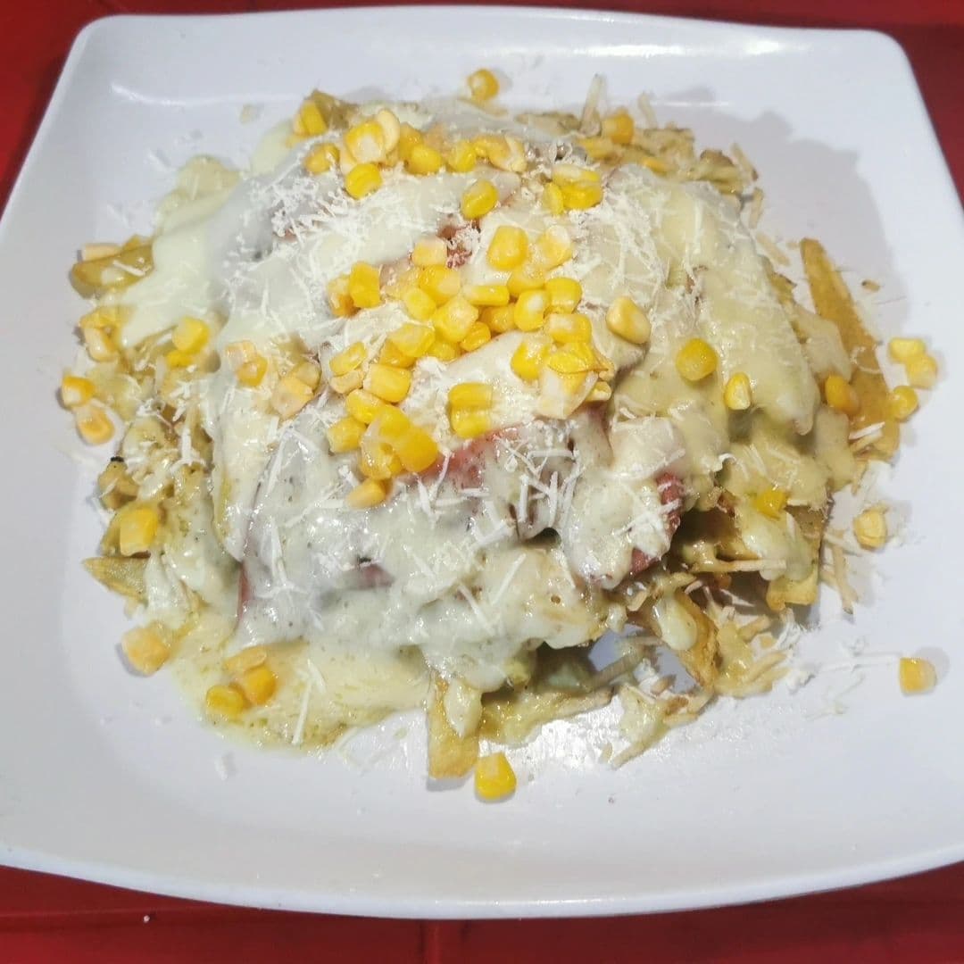 Salchipapa Americana Gratinada & Coca Cola 400 Ml