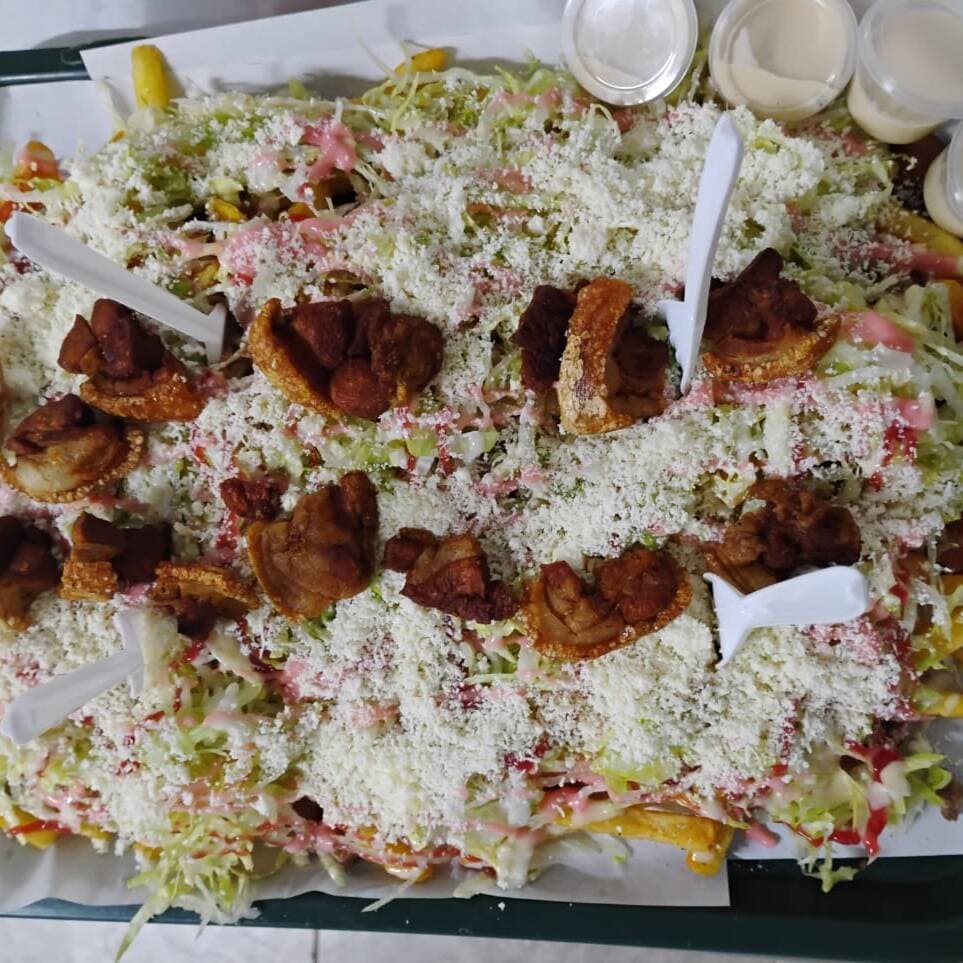 Salchipapa Familiar para 4 Personas