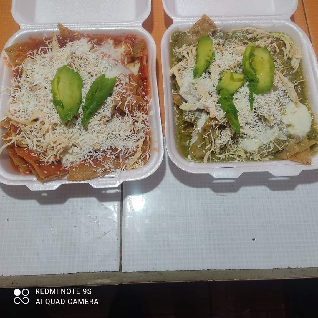 Chilaquiles rojos o verdes sencillos(sin proteina)