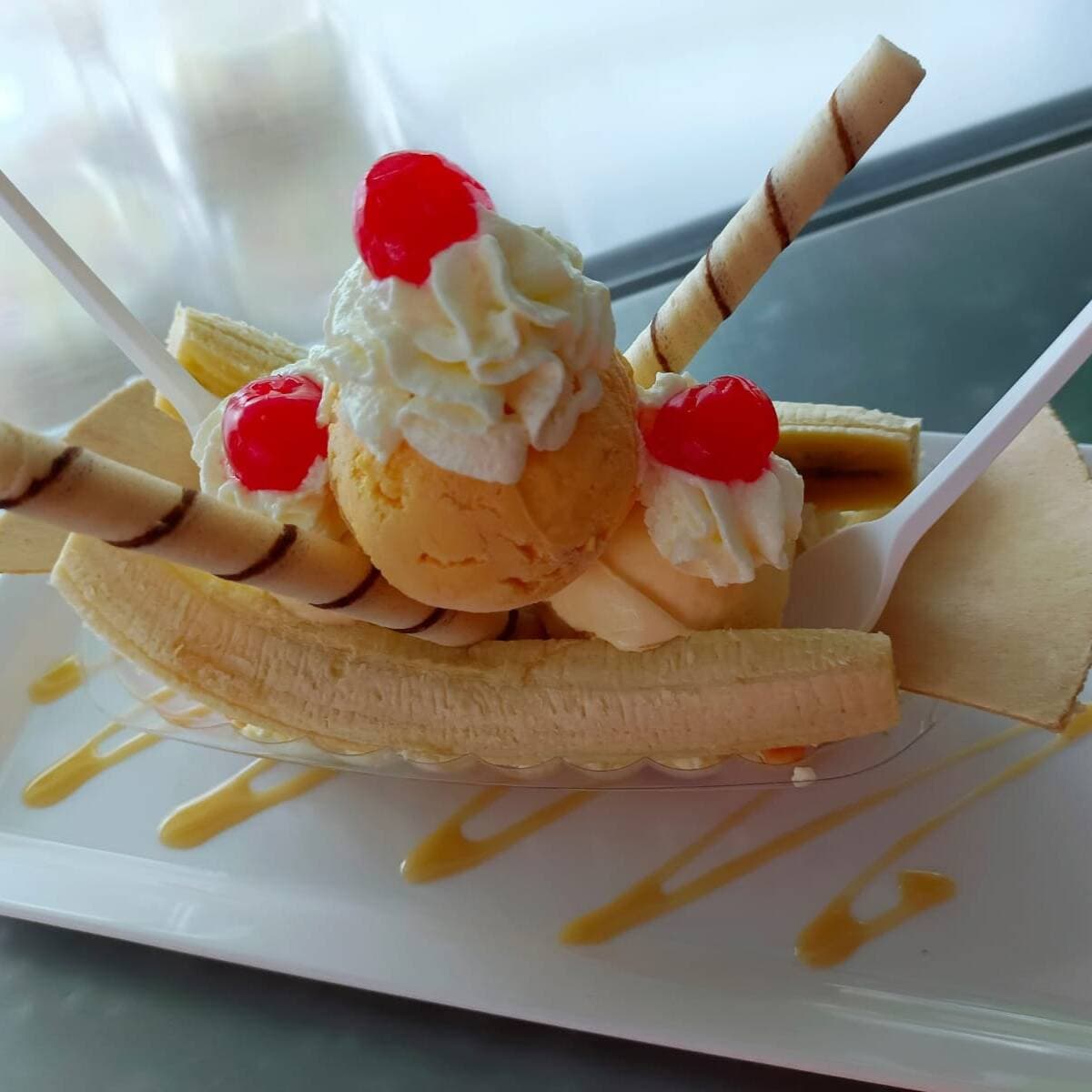Combos: 2 Bananas Split Sencilla