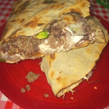 Tlayuda de Asada y Quesillo
