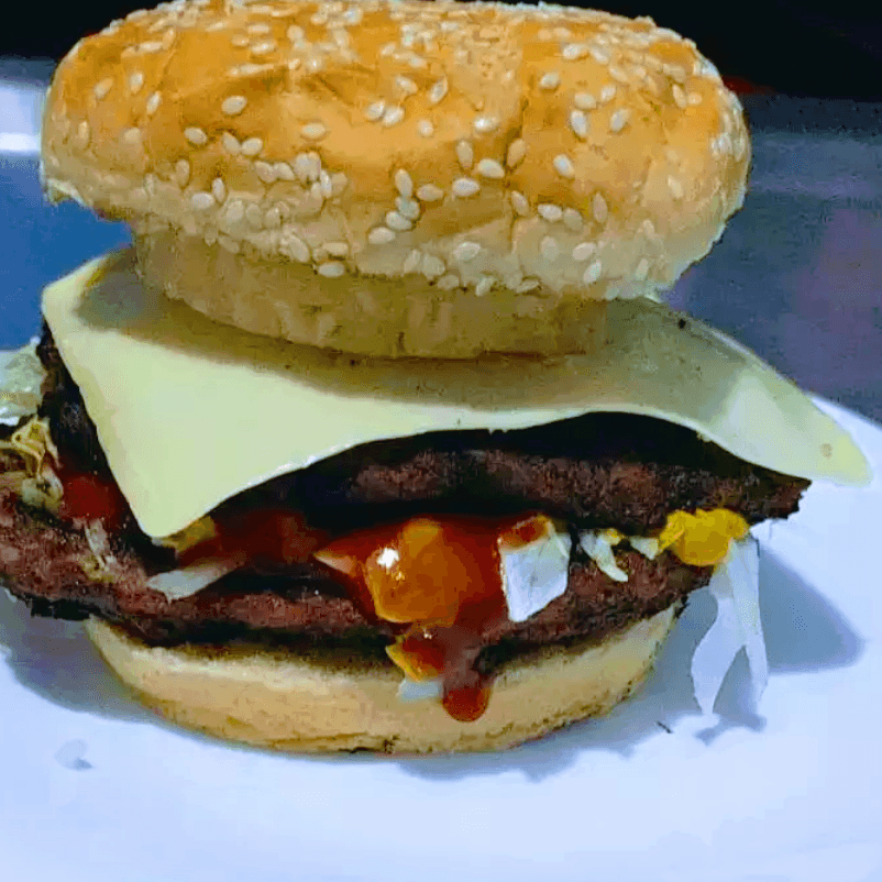 Hamburguesa Doble Carne Con Queso y Piña