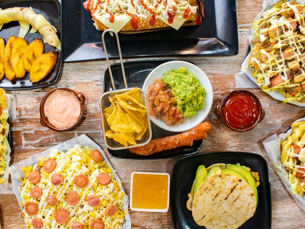 Arepas & Chorizos al Carbón