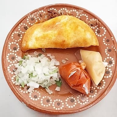 Quesadilla Doradita con Birria de Costilla