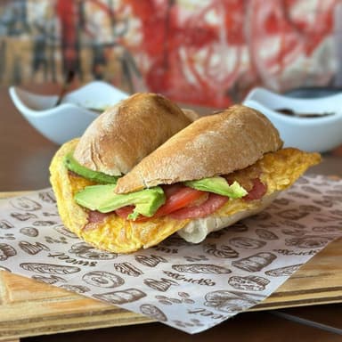 Torta de Huevo con Salchicha