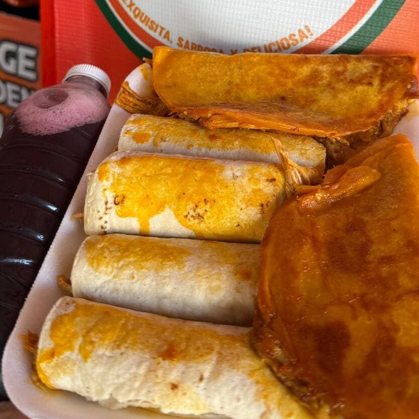 #ComboChino2 (2Quesadillas+4Tacos+1AguaDelDia)
