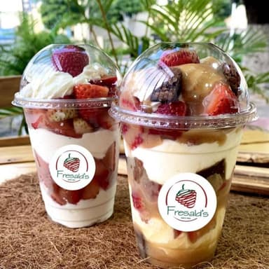 1 Fresas con Crema + 1 Fresald´s Salvaje