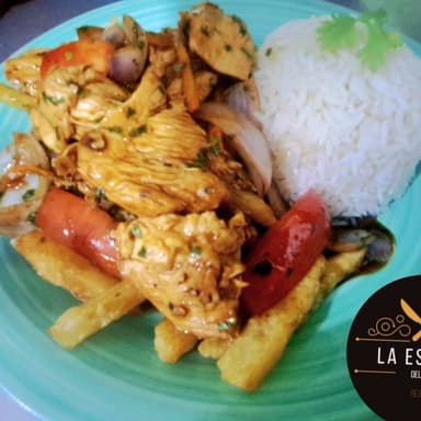 Saltado de Pollo