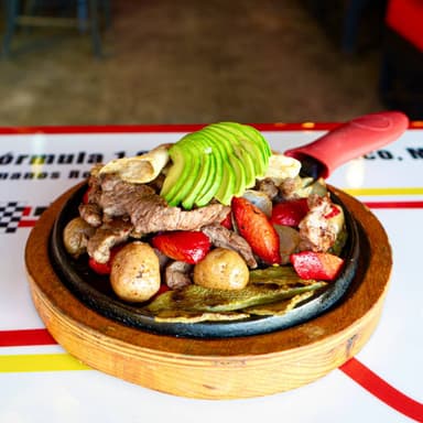 Parrillada para 4 Un Kl de Arrachera