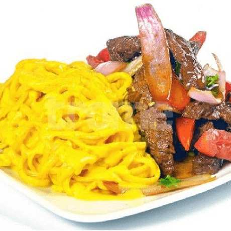Tallarín a la Huancaína C/ Lomo Saltado