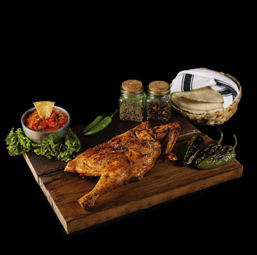 1 Pollo Grande (Incluye 8 Tortillas y Salsas)
