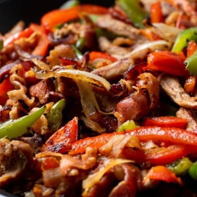 Alambre de Bistec con Queso