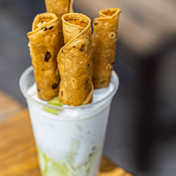 FLAUTAS AHOGADAS 4 PIEZAS (QUESO Y POLLO)