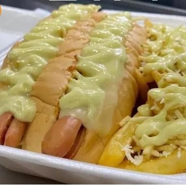 2 PERROS gemeloa + PAPAS FRANCESAS
