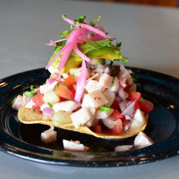 Tostada ceviche de pescado