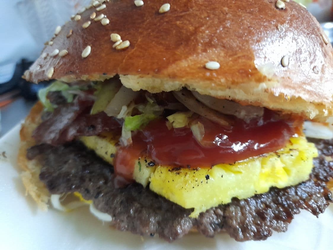 Combo Hamburguesa BBQ PanArtesanal+ Papas * Bebida