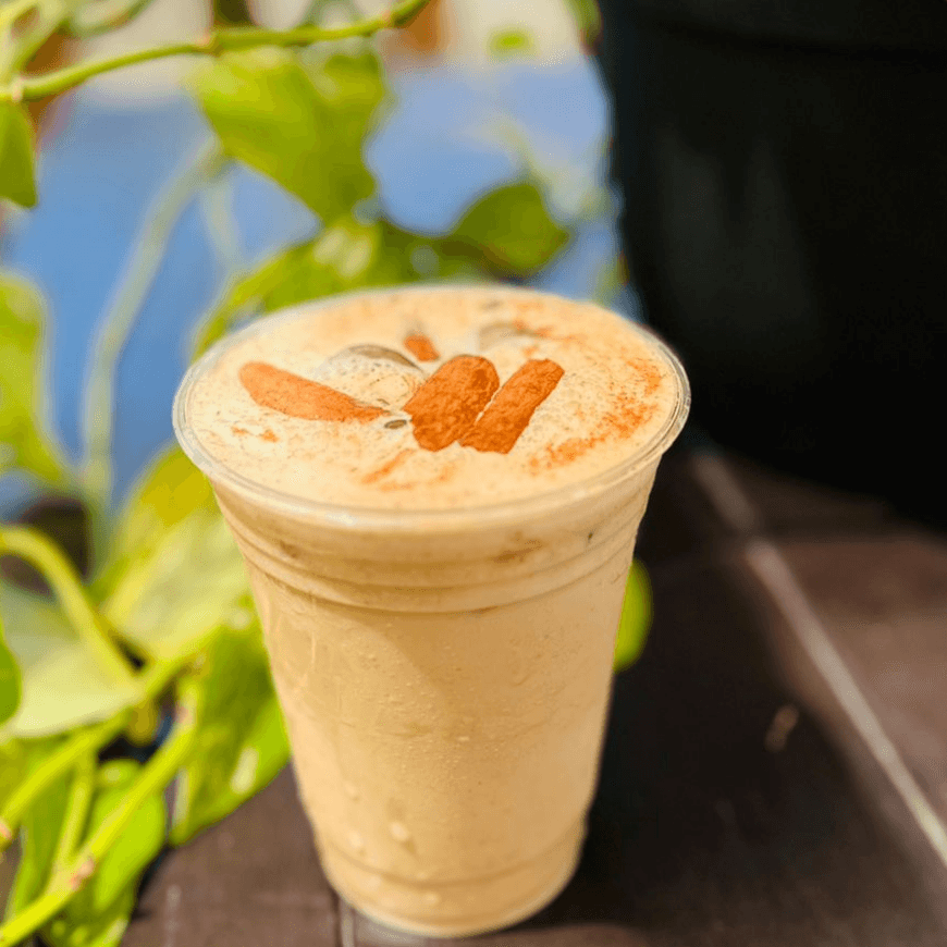 Latte Esencia Calabaza en las Rocas (16 Onzas)