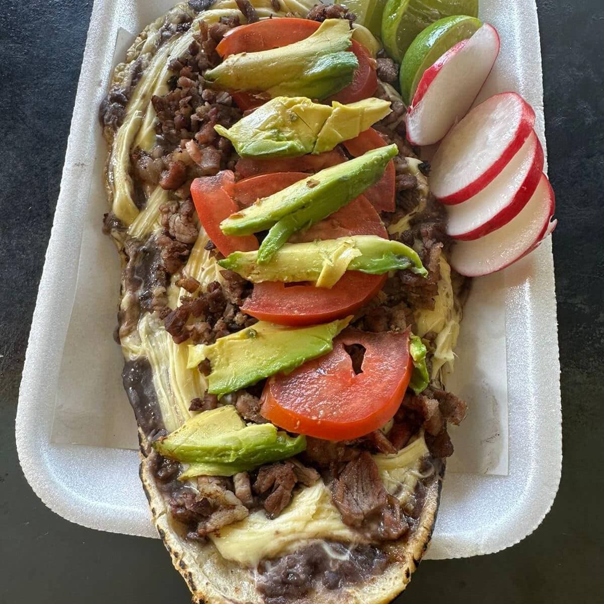 Huarache de Barbacoa de Res