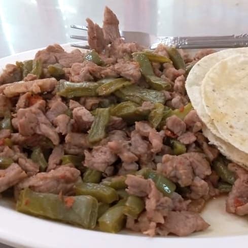 ORDEN DE BISTEC CON NOPALES
