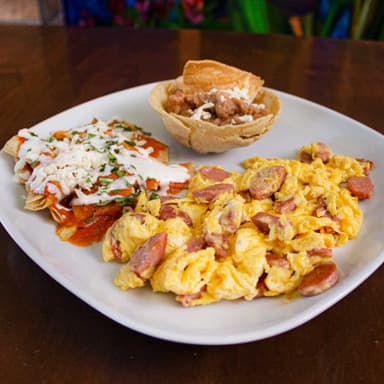 Huevos Revueltos con Chilaquiles