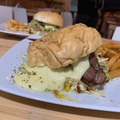 BURGER MIXTA + PAPAS FRANCESAS