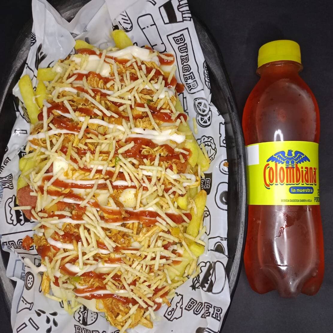 Salchipapa MaxPollo + Bebida