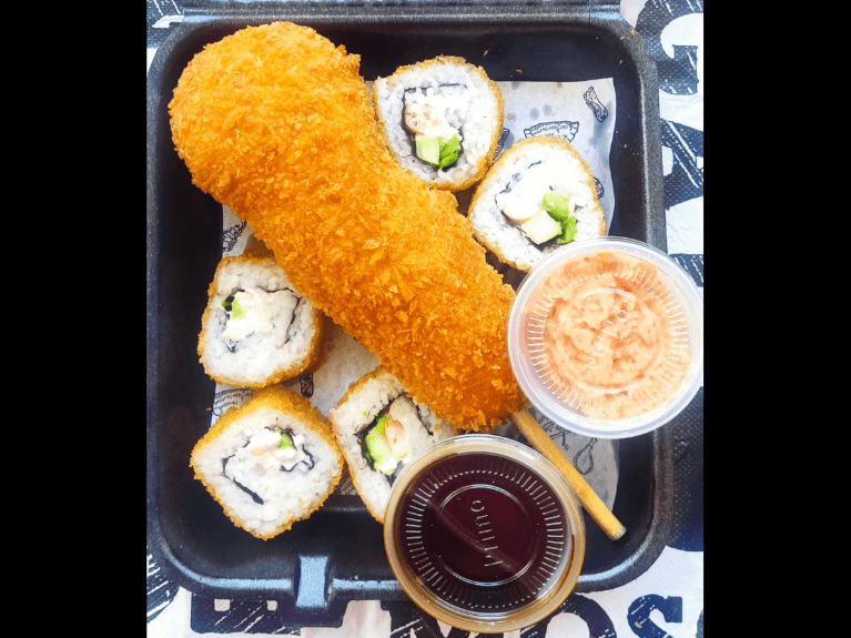 Happy banderillas coreanas y sushi