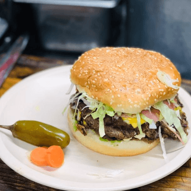 Hamburguesa con Carne Asada