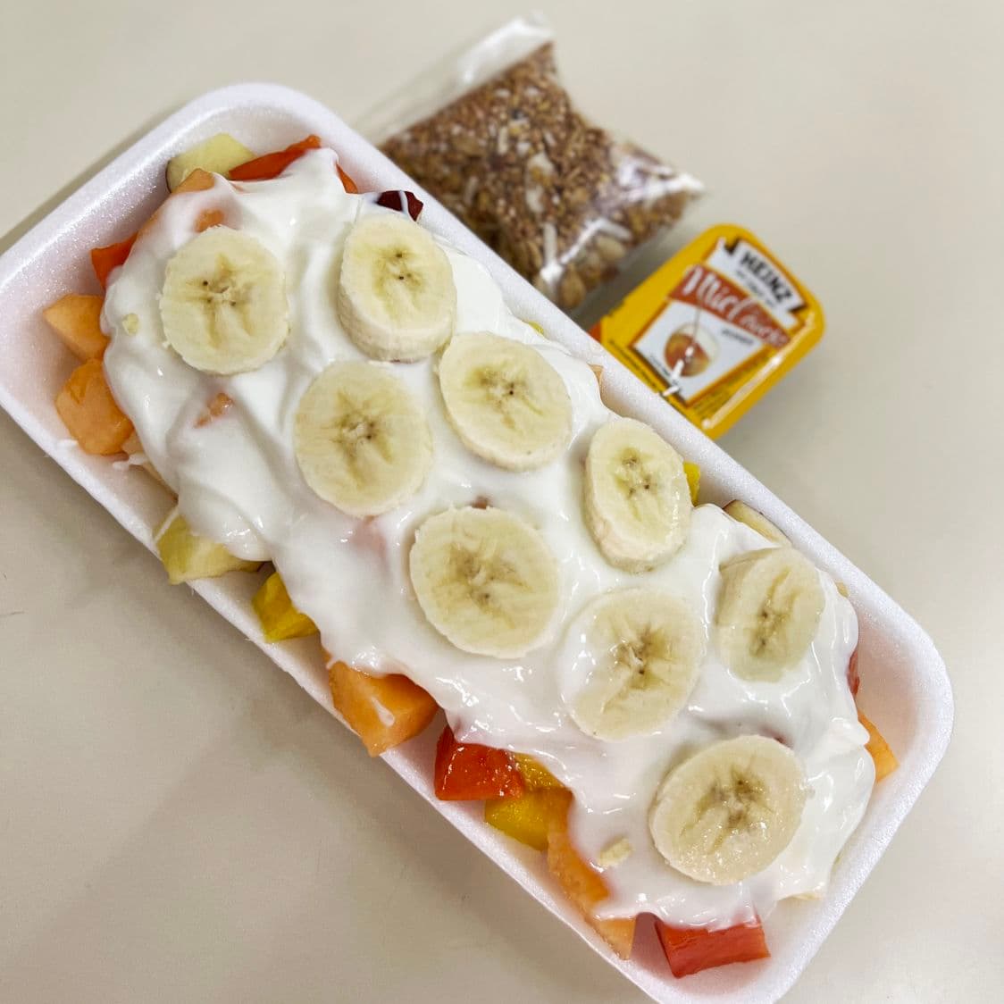 Fruta con Yogurth